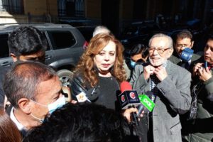 Katia Saucedo propone cambio en la Constitución