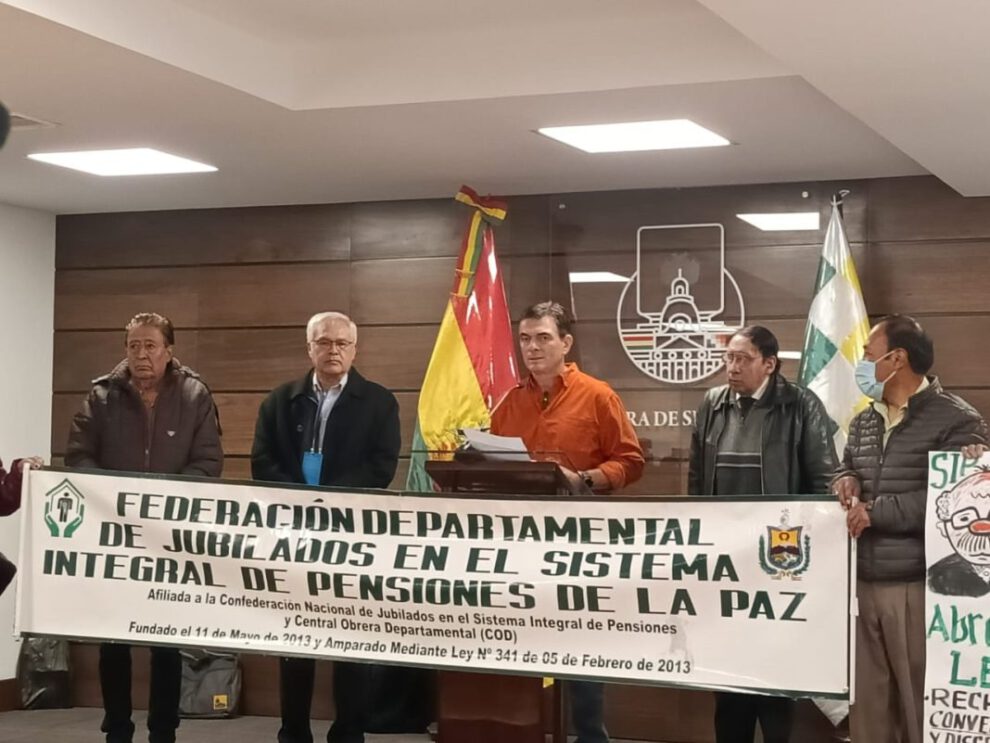 Senador Rodrigo Paz impugna decisión del Tribunal Constitucional sobre obligación de transferencia de aportes