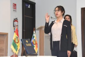 Karla Calderón presidenta YLB