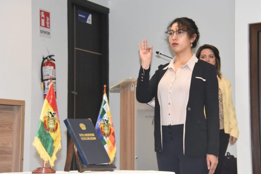 Karla Calderón presidenta YLB