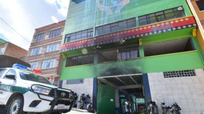 Coca choqueta en mercado dirigido por Arnold Alanes