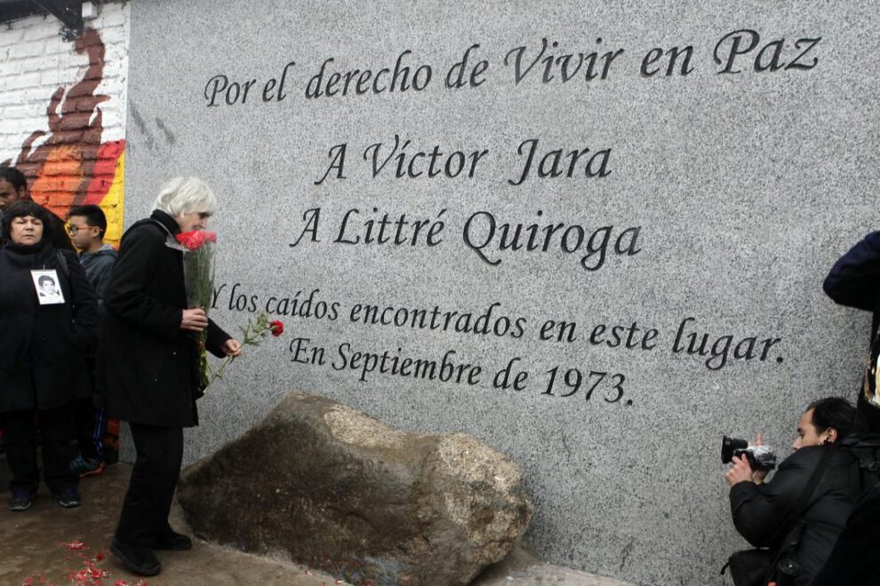 Homenaje a Víctor Jara y Littré Quiroga, en Santiago de Chile