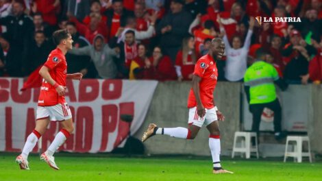 Enner Valencia marcó los tres goles para Internacional en la Copa Libertadores