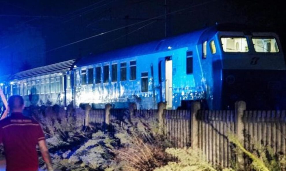 Accidente ferroviario en Italia: cinco trabajadores mueren arrollados por tren
