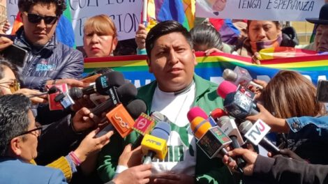 Bloqueo nacional de carreteras anunciado por la Csutcb paralela