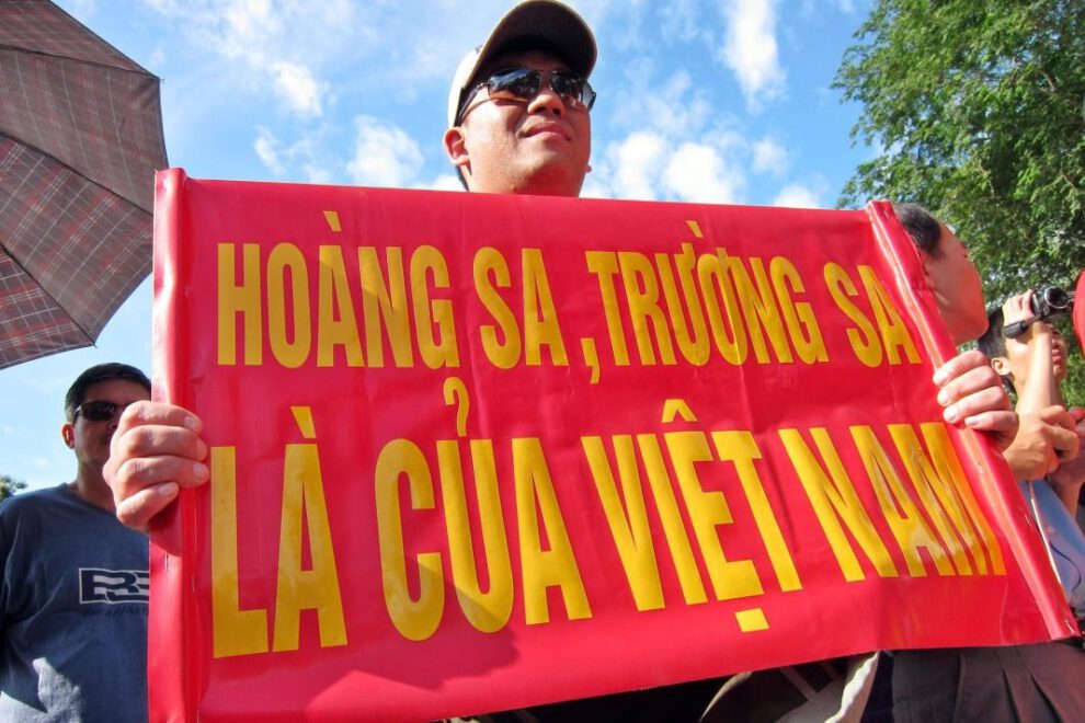 Fotografía de archivo de una protesta de ciudadanos vietnamitas contra China por el Mar de China Meridional