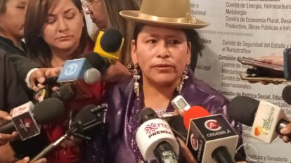 Senadora Virginia Velasco denuncia intento de desestabilización