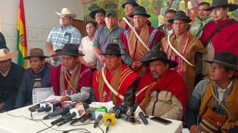 Lucio Quispe, presidente de la CSUTCB, durante una conferencia de prensa
