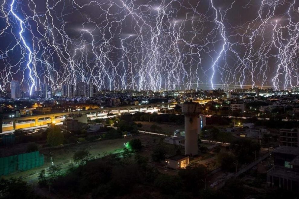 Tormenta eléctrica en India
