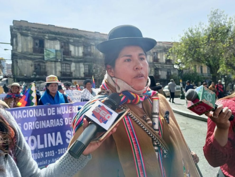 Bartolina Sisa lidera marcha en La Paz