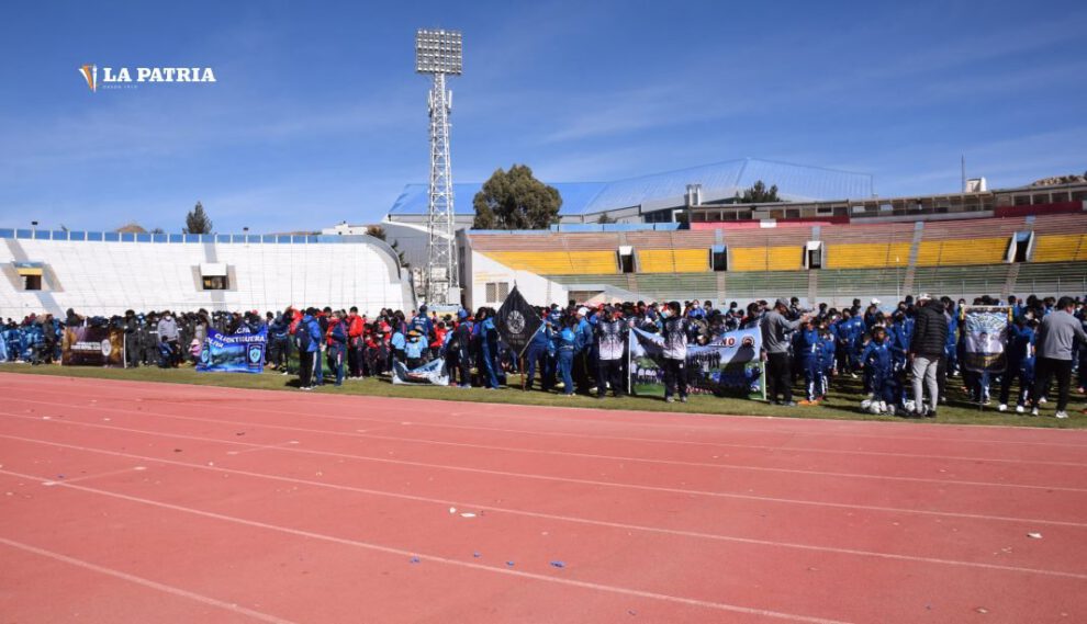 Inauguración del campeonato de la División Infantojuvenil