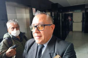 Vínculos del Gobierno con la derecha según Nelson Cox