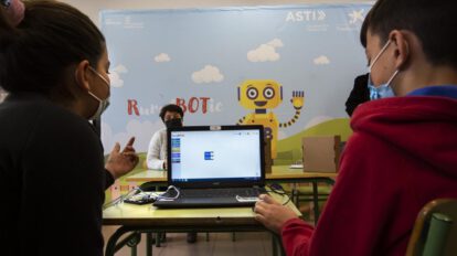 Regulación de la IA generativa en escuelas