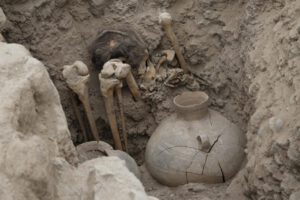 Tumba encontrada en Pucllana, un hallazgo arqueológico en Lima-Perú
