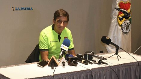 Gustavo Costas habla sobre la estrategia para jugar contra Brasil