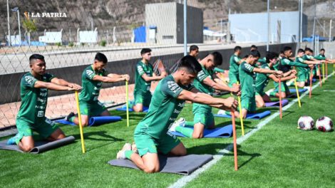 La selección boliviana Sub-23 entrenando junto a la Absoluta en La Paz