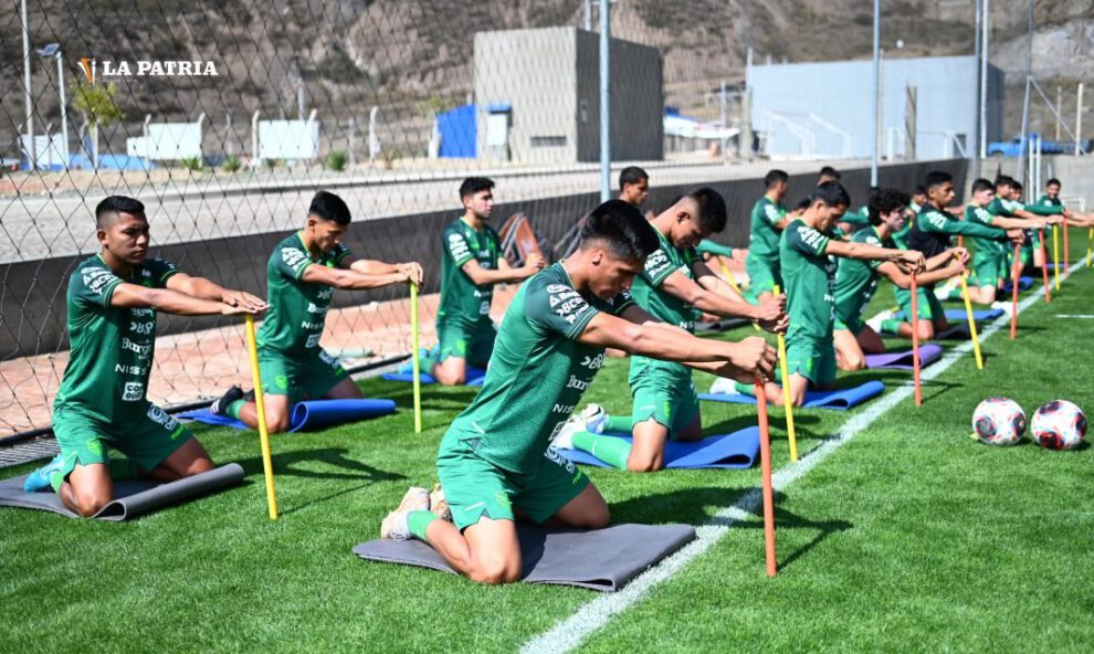 La selección boliviana Sub-23 entrenando junto a la Absoluta en La Paz