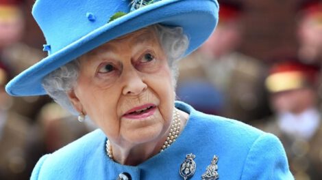 Realeza británica conmemora el primer aniversario de la muerte de Isabel II