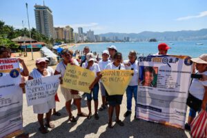 Protesta en Acapulco exige aparición con vida de siete personas desaparecidas