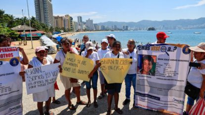 Protesta en Acapulco exige aparición con vida de siete personas desaparecidas