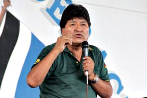 Evo Morales cuestiona cobro de impuestos por la Copa Evo