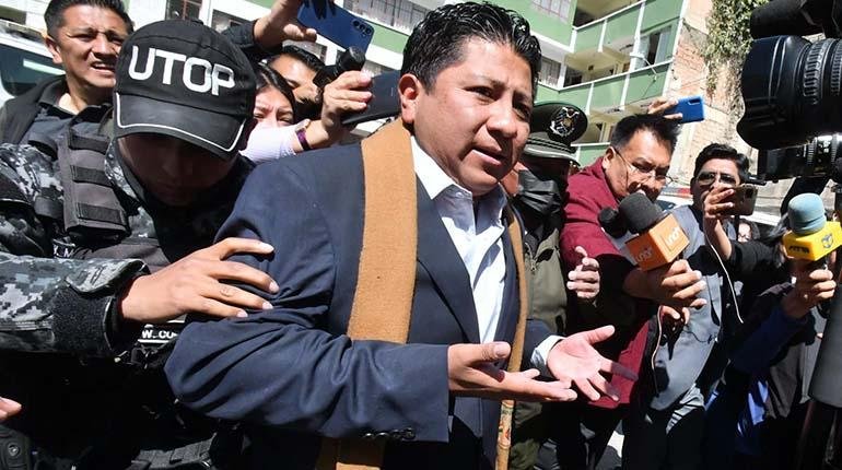 Leopoldo Chui aprehendido por uso indebido de bienes estatales