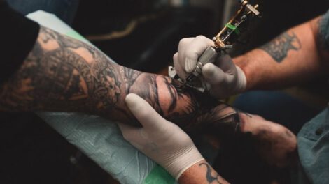Riesgos de los tatuajes en la salud