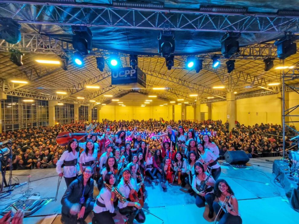 Público disfruta del concierto de José Andrëa