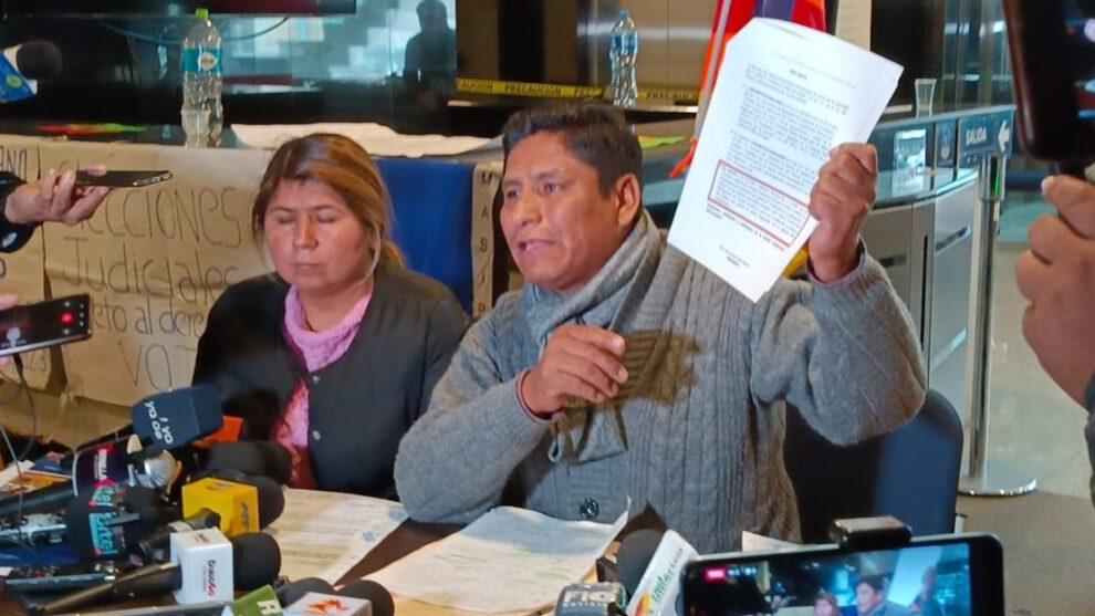 El diputado del MAS Pacífico Choque presenta solicitud sobre elecciones judiciales