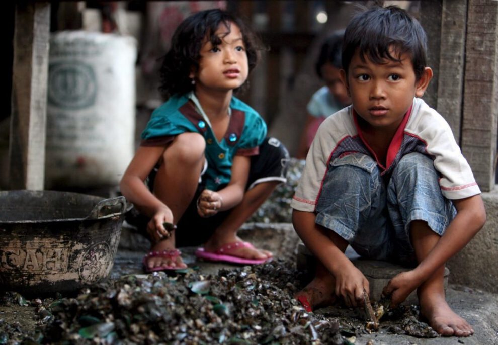 Más de 300 millones de niños viven en pobreza extrema, según Unicef