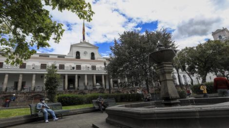 Suicidio en Palacio de Carondelet, Ecuador