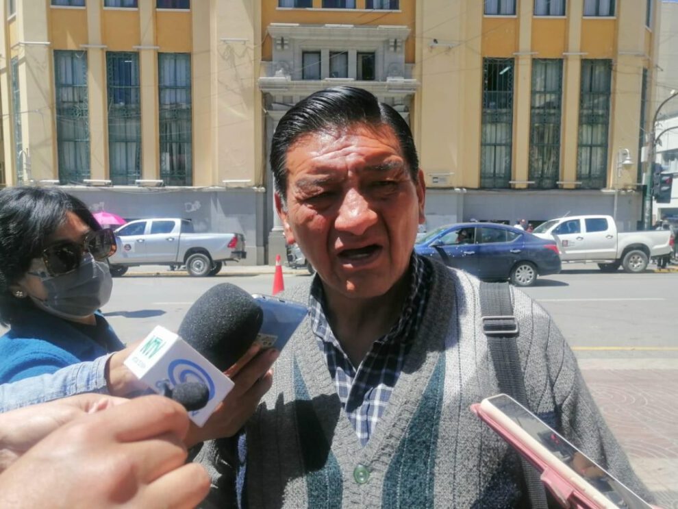 Reordenamiento vehicular Oruro solicitado por Abdón Veliz