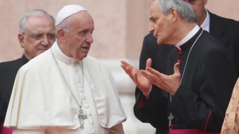 Imagen de archivo del cardenal Matteo Zuppi como enviado del Papa para la paz en Ucrania