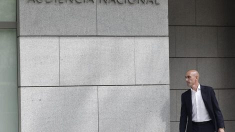 Luis Rubiales bajo investigación por agresión sexual a Jenni Hermoso