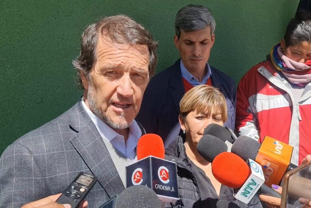Investigación atención médica por embajador de Argentina