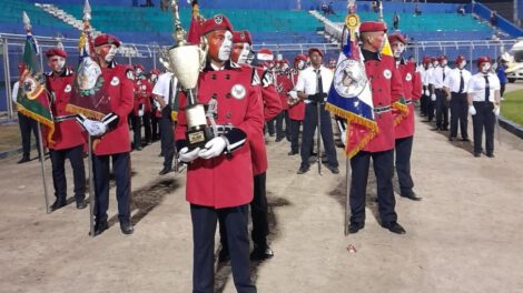 Banda estudiantil orureña del Colegio Luis Mario Careaga recibe premio en concurso nacional