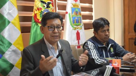 Provisión de agua en escuelas en Potosí