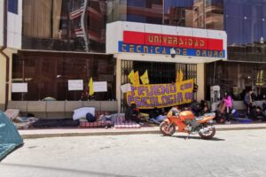 Mesa 29 elecciones estudiantiles UTO