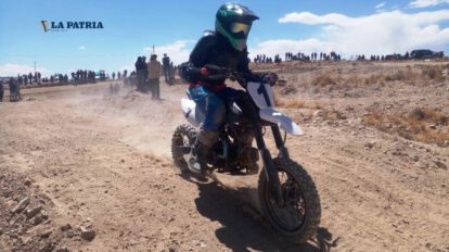 Prueba municipal de motociclismo en Oruro