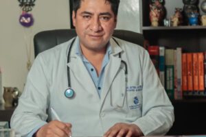 Reynaldo Tupa Lima, Administrador de la Caja Nacional de Salud