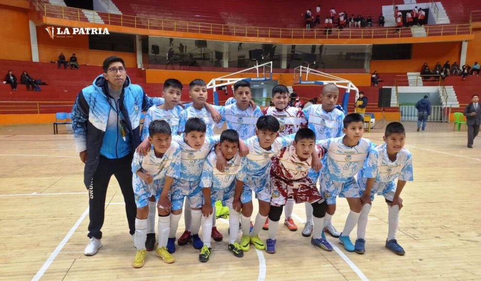 La selección orureña de futsal Sub-12 en el nacional que se realiza en Potosí