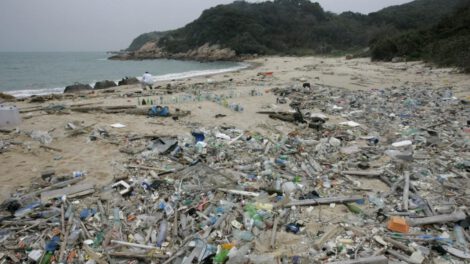Contaminación marina por plásticos en Ghana