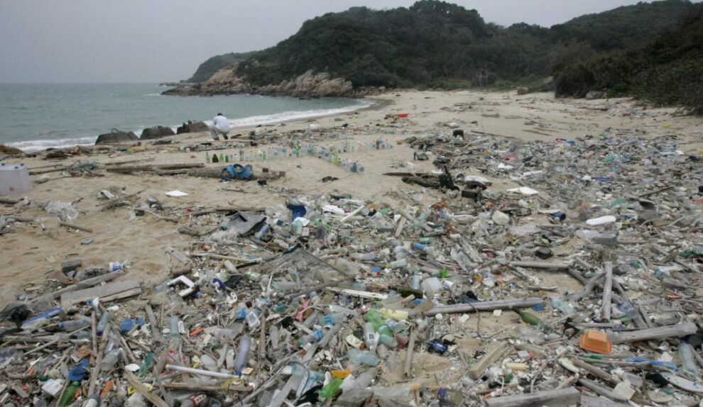 Contaminación marina por plásticos en Ghana