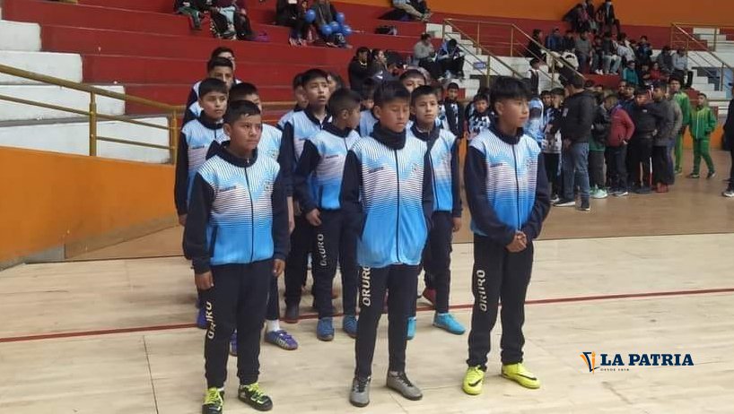 Selección orureña Sub-12 de futsal en su lucha por clasificar