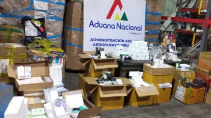 Decomiso de mercancía ilegal en el Aeropuerto Internacional Viru Viru