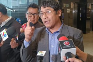 Luciano Quispe busca validar su liderazgo de la Csutcb al invitar a Evo Morales