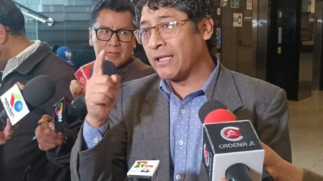 Luciano Quispe busca validar su liderazgo de la Csutcb al invitar a Evo Morales