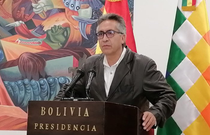 Viceministro Gustavo Torrico advierte sobre la disyuntiva entre beber oro o beber agua por explotación minera