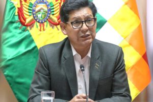 Mitin político escolar con participación de estudiantes en Santa Cruz