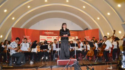 Presentación musical del María Luisa Luzio en el Salón Luis Ramiro Beltrán